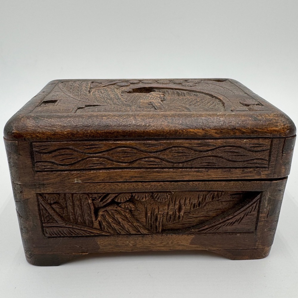 Vintage Hand Carved Wooden Trinket Box Folk Art‎ Scenic Relief Footed Hinged